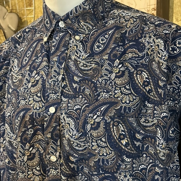 Roundtree & Yorke long sleeve button down. 2XB. - Picture 2 of 9